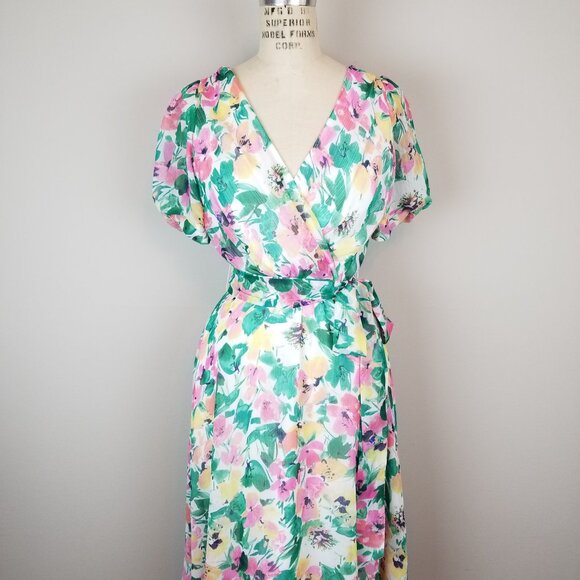DKNY Pretty Green Floral Chiffon Faux Wrap Dress with Matching Tie Belt * Size 4 - Picture 3 of 10